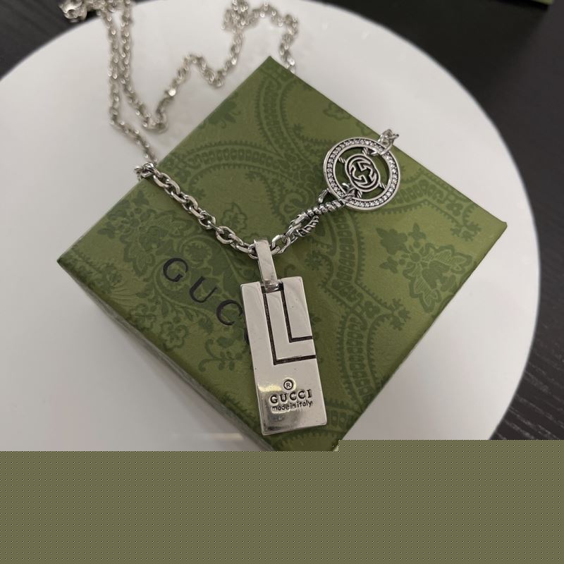 G*u*i necklaces